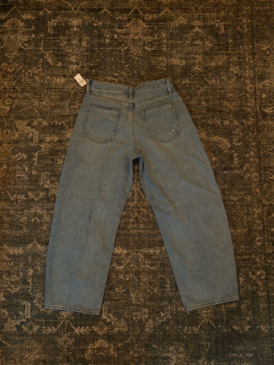 GAP - Women’s Curvy High Rise Barrel Jeans (Petite) *BRAND NEW* - Picture 2 of 4